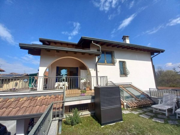 casa indipendente in vendita ad Usmate Velate