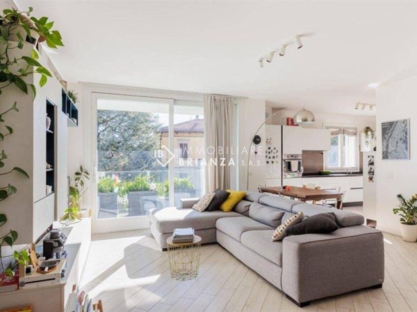 appartamento in vendita ad Usmate Velate