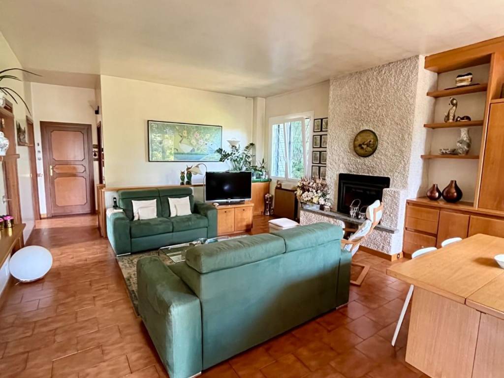 casa indipendente in vendita ad Usmate Velate