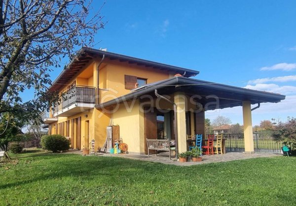 casa indipendente in vendita ad Usmate Velate