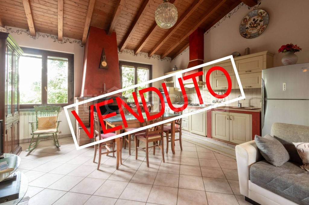 appartamento in vendita ad Usmate Velate