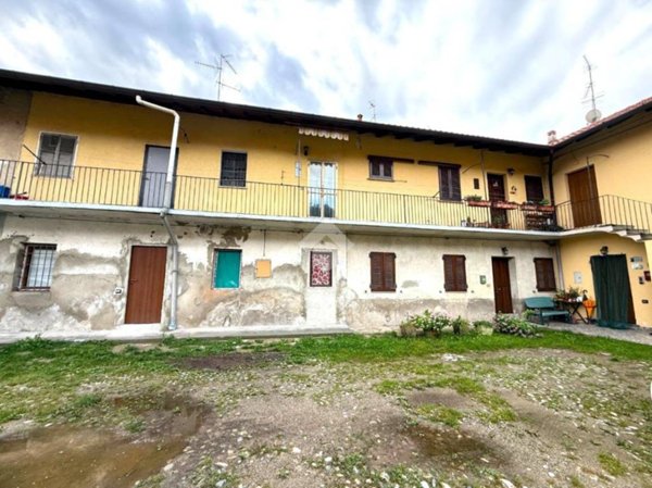 appartamento in vendita ad Usmate Velate