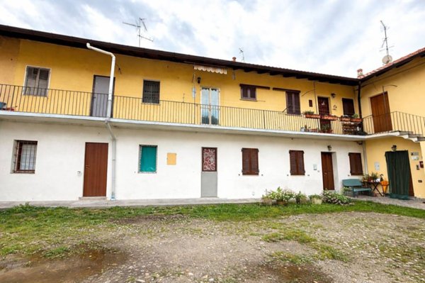 appartamento in vendita ad Usmate Velate