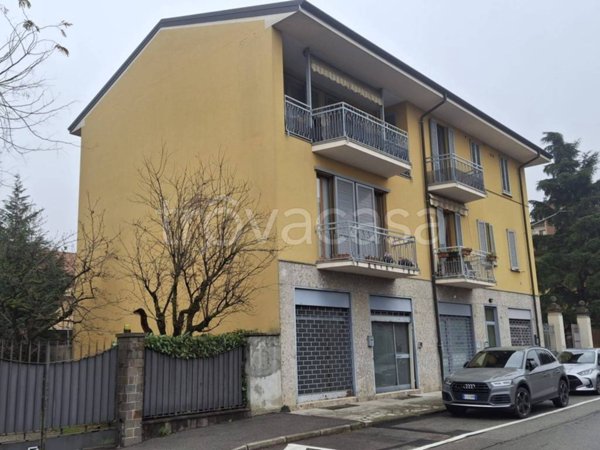 appartamento in vendita ad Usmate Velate