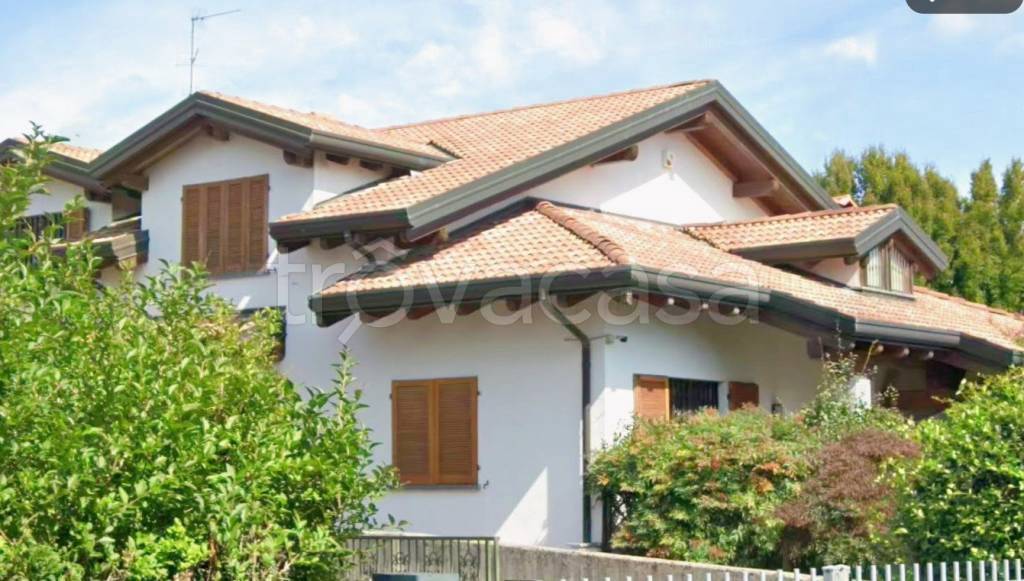 casa indipendente in vendita ad Usmate Velate