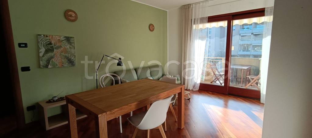 appartamento in vendita ad Usmate Velate