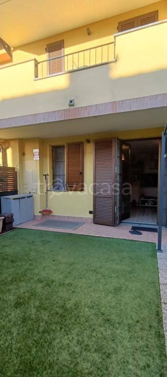 appartamento in vendita ad Usmate Velate