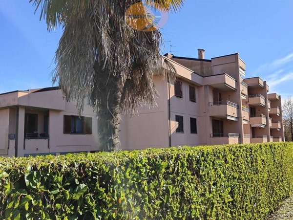 appartamento in vendita ad Usmate Velate