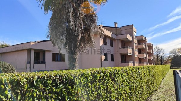 appartamento in vendita ad Usmate Velate