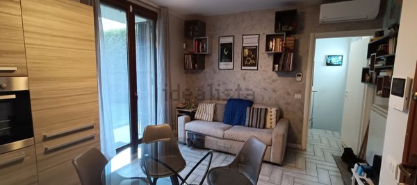 appartamento in vendita ad Usmate Velate