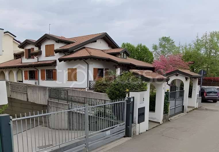 appartamento in vendita ad Usmate Velate