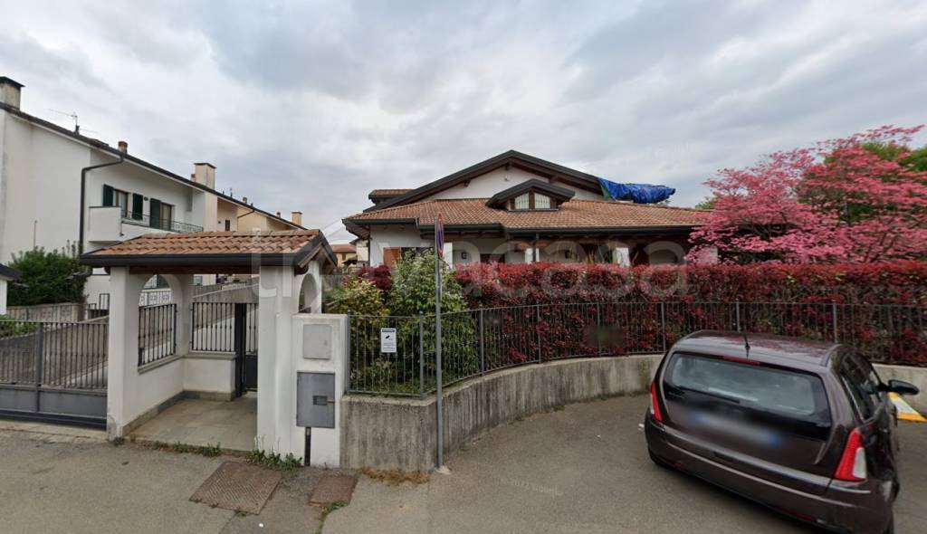 casa indipendente in vendita ad Usmate Velate
