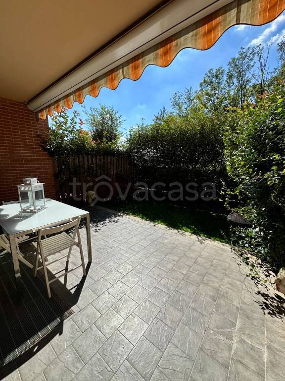 appartamento in vendita ad Usmate Velate