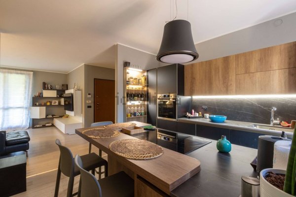 casa indipendente in vendita ad Usmate Velate