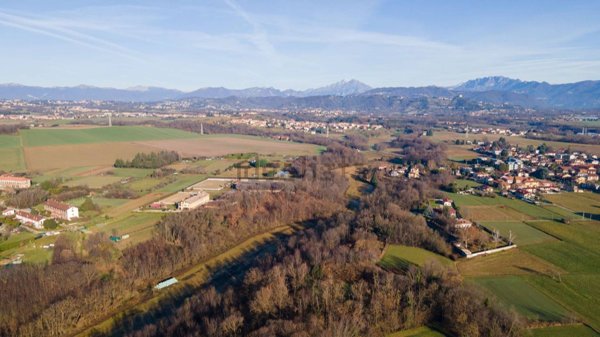 terreno edificabile in vendita ad Usmate Velate