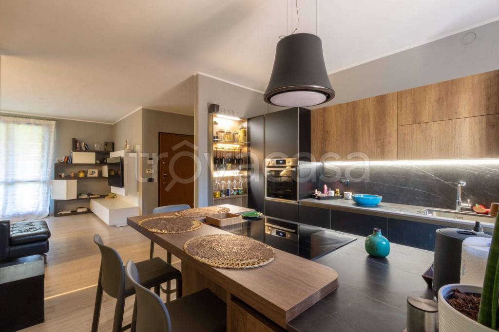 casa indipendente in vendita ad Usmate Velate