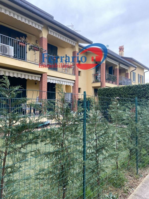 appartamento in vendita ad Usmate Velate