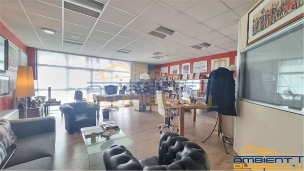 ufficio in vendita ad Usmate Velate