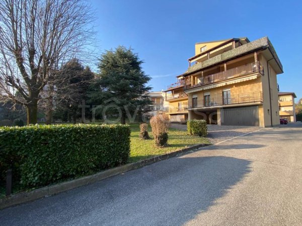 appartamento in vendita ad Usmate Velate