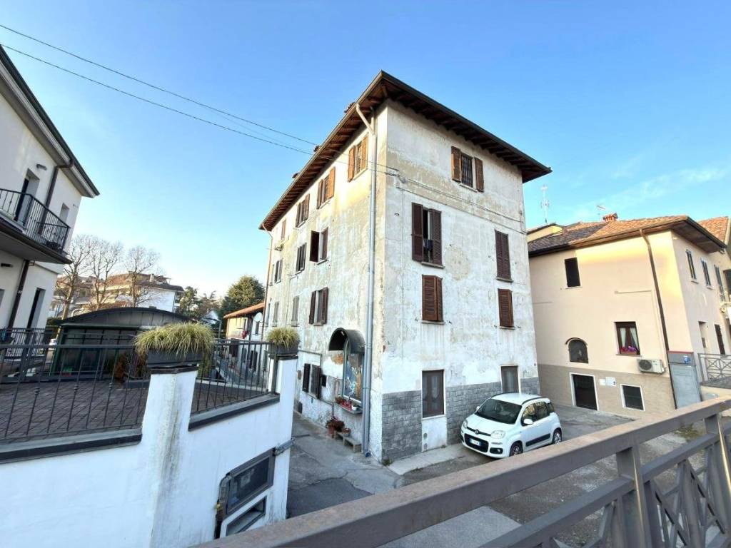 appartamento in vendita ad Usmate Velate