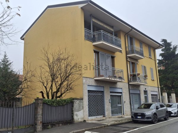 appartamento in vendita ad Usmate Velate