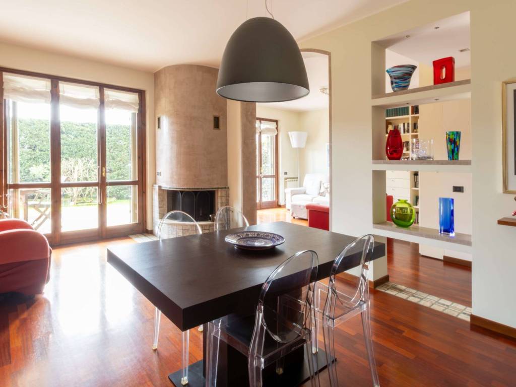 appartamento in vendita ad Usmate Velate