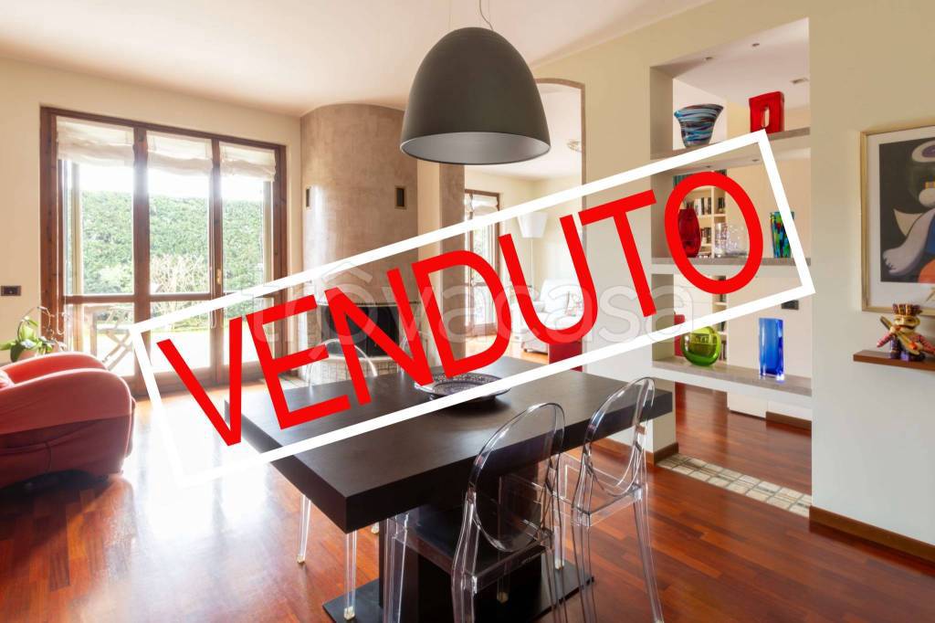 appartamento in vendita ad Usmate Velate in zona Imparì