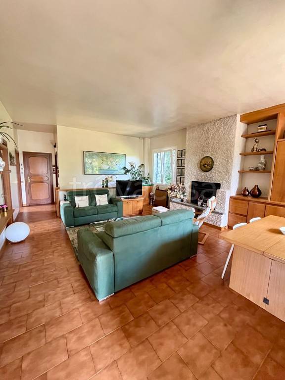 casa indipendente in vendita ad Usmate Velate