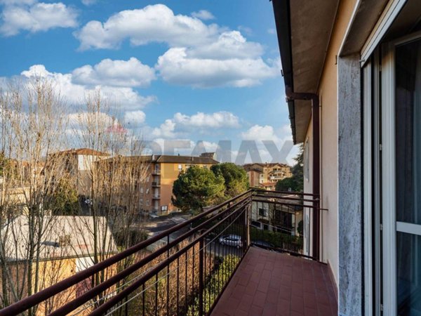 appartamento in vendita ad Usmate Velate