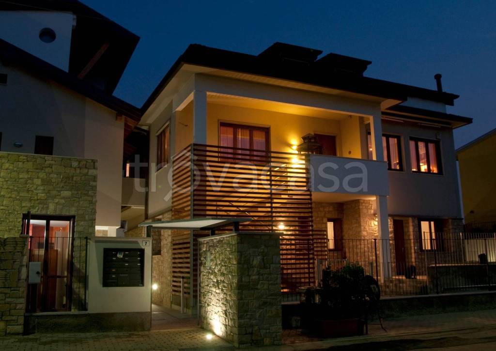 appartamento in vendita ad Usmate Velate