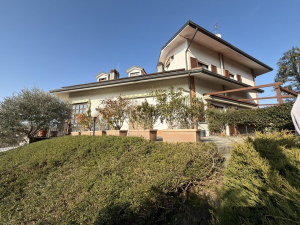 casa indipendente in vendita ad Usmate Velate
