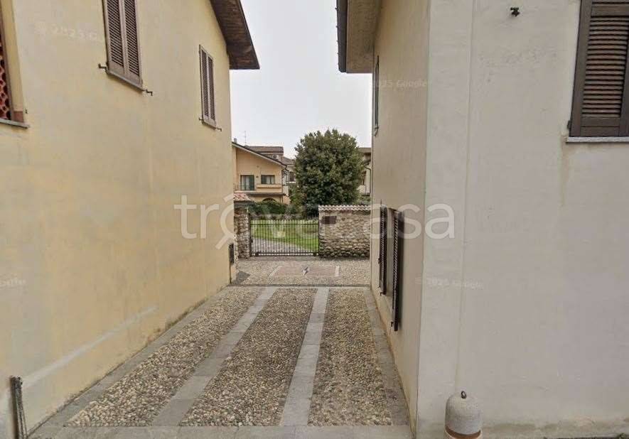 appartamento in vendita ad Usmate Velate