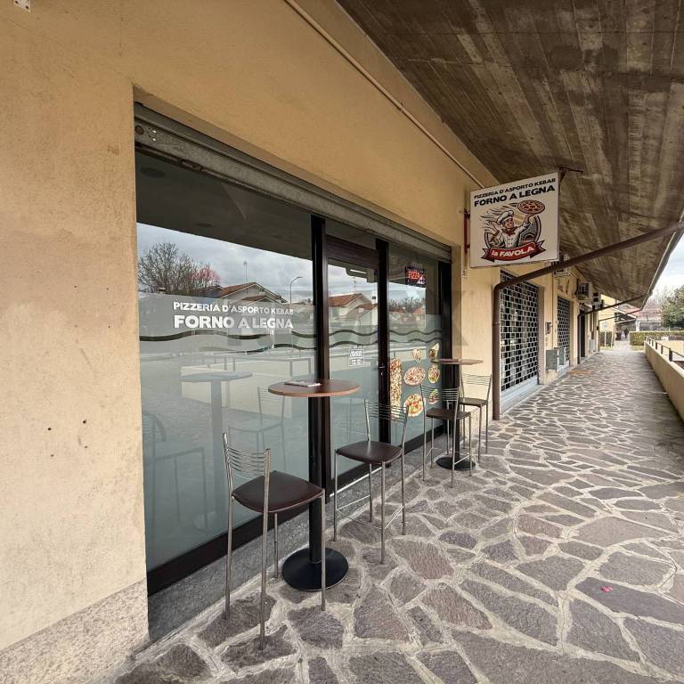 negozio in vendita ad Usmate Velate