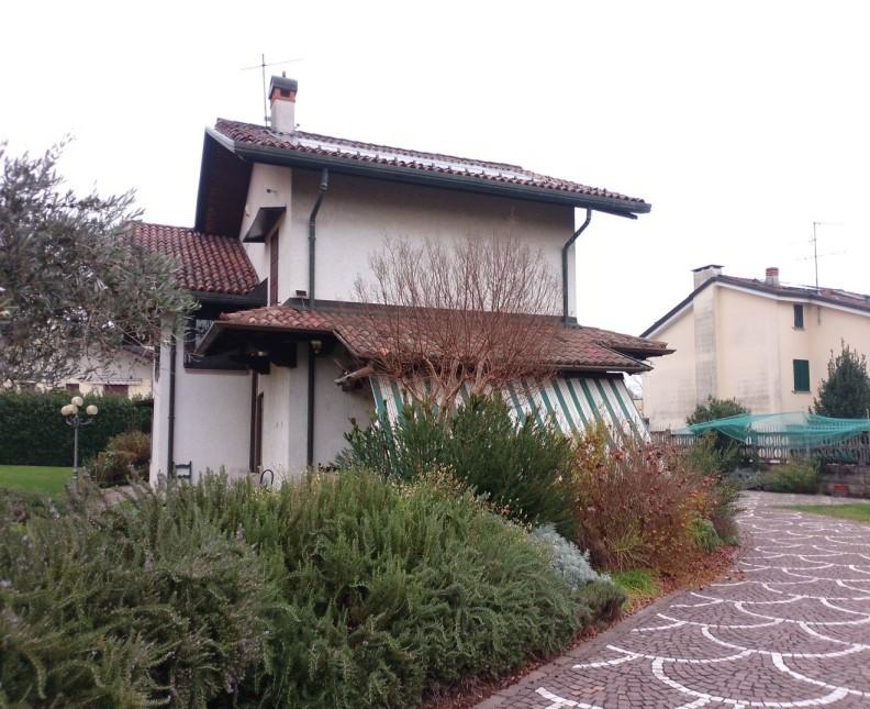 casa indipendente in vendita ad Usmate Velate