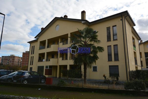 appartamento in vendita ad Usmate Velate