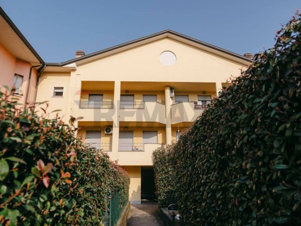 appartamento in vendita ad Usmate Velate