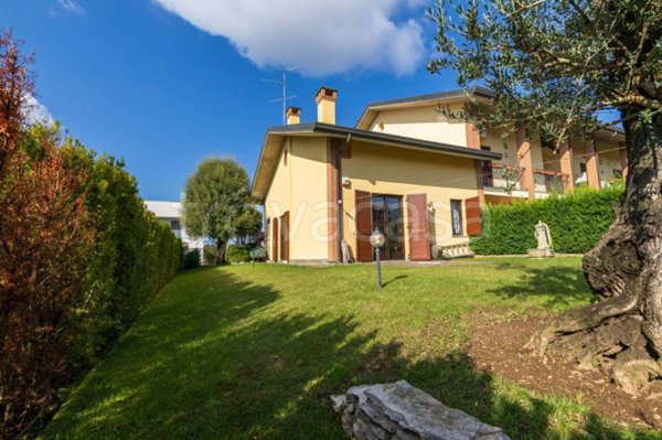 casa indipendente in vendita ad Usmate Velate