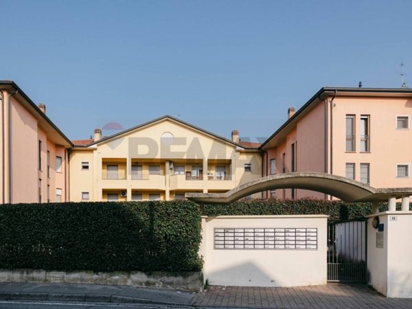 appartamento in vendita ad Usmate Velate