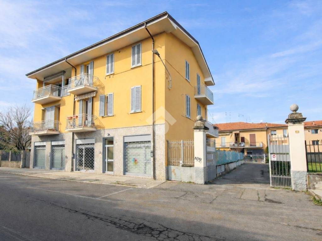appartamento in vendita ad Usmate Velate