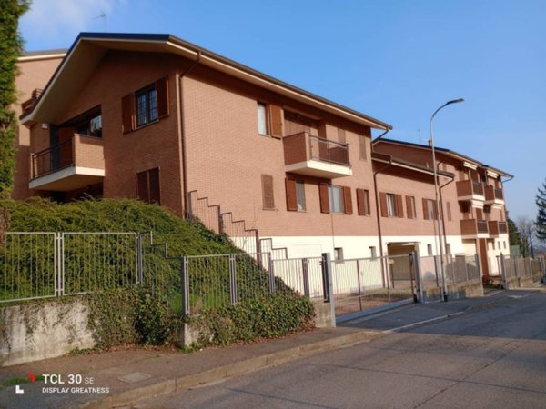 appartamento in vendita ad Usmate Velate
