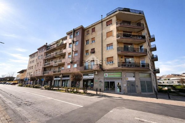 appartamento in vendita ad Usmate Velate