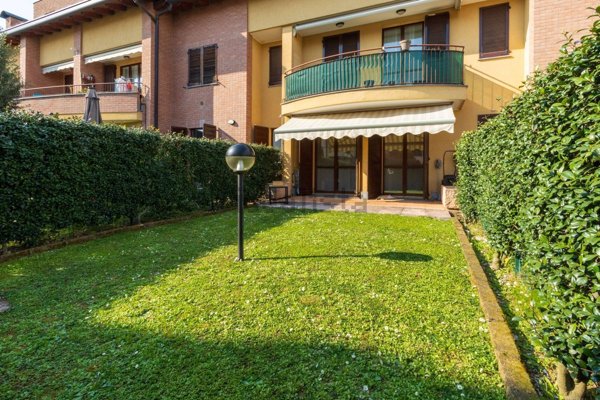 appartamento in vendita ad Usmate Velate