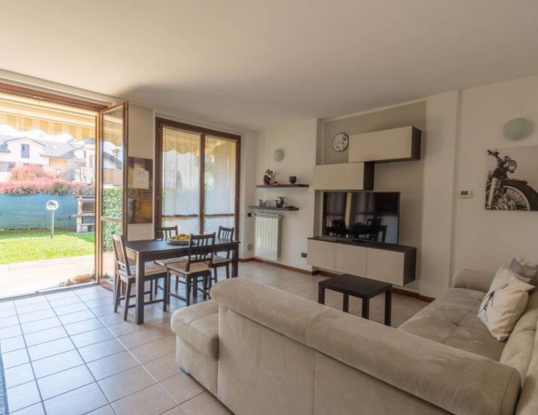 appartamento in vendita ad Usmate Velate