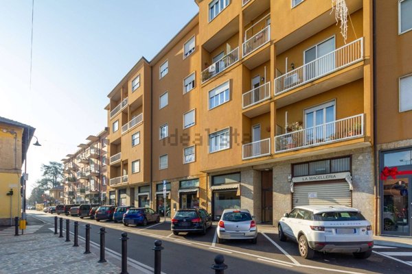 appartamento in vendita ad Usmate Velate