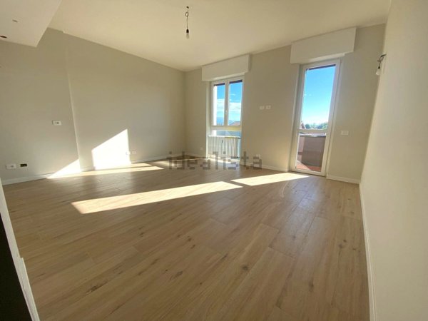 appartamento in vendita ad Usmate Velate