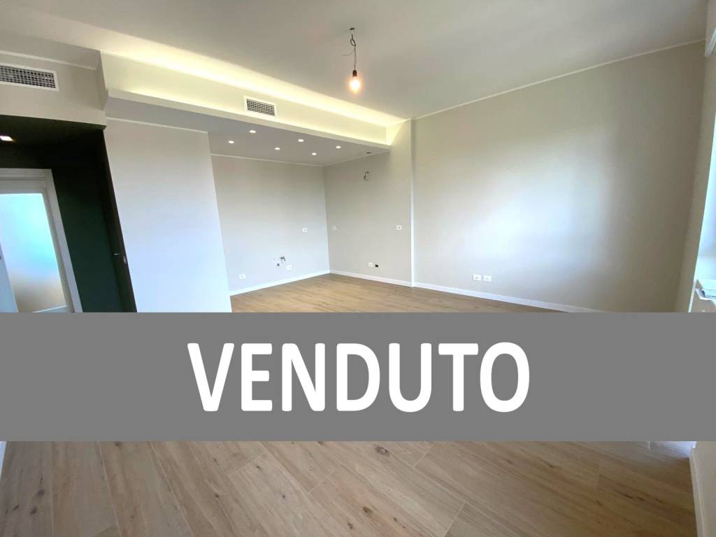 appartamento in vendita ad Usmate Velate