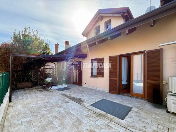 casa indipendente in vendita ad Usmate Velate