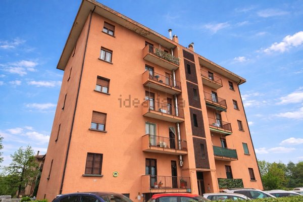 appartamento in vendita ad Usmate Velate