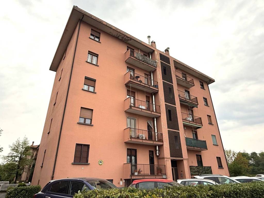 appartamento in vendita ad Usmate Velate