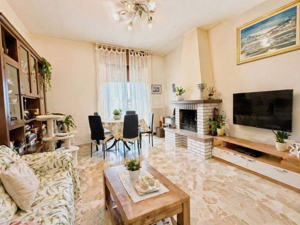 appartamento in vendita ad Usmate Velate